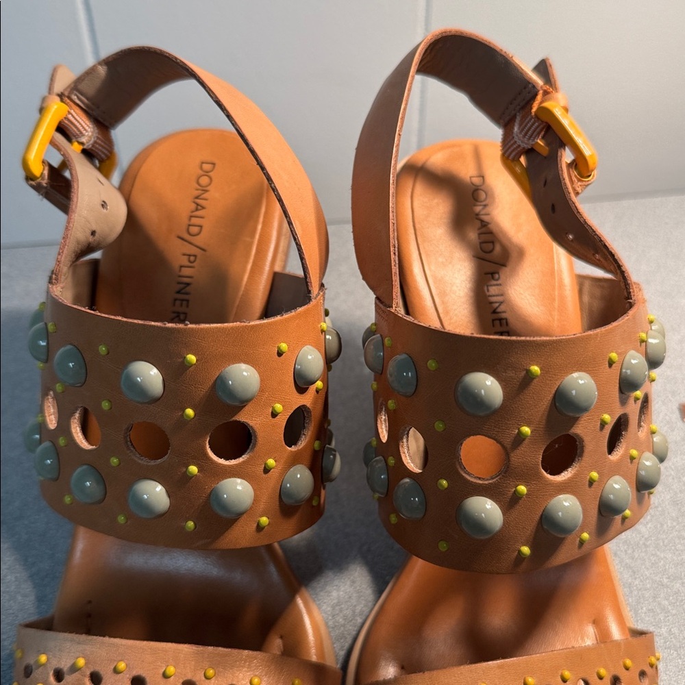 Donald Pliner Studded Leather Block Heel Sandals - 3.5-4" heel, Size 7 1/2 M - Picture 4 of 9